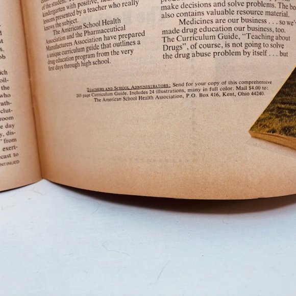 Vintage Life Magazine March 6, 1971 Walter Cronkite Advertising Tobacco Auto - Picture 6 of 7